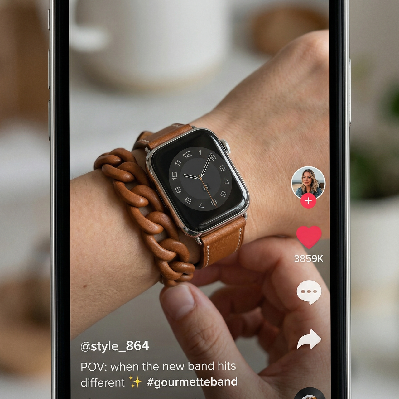 Gourmette Double Tour Band for Apple Watch - Tiktok Video