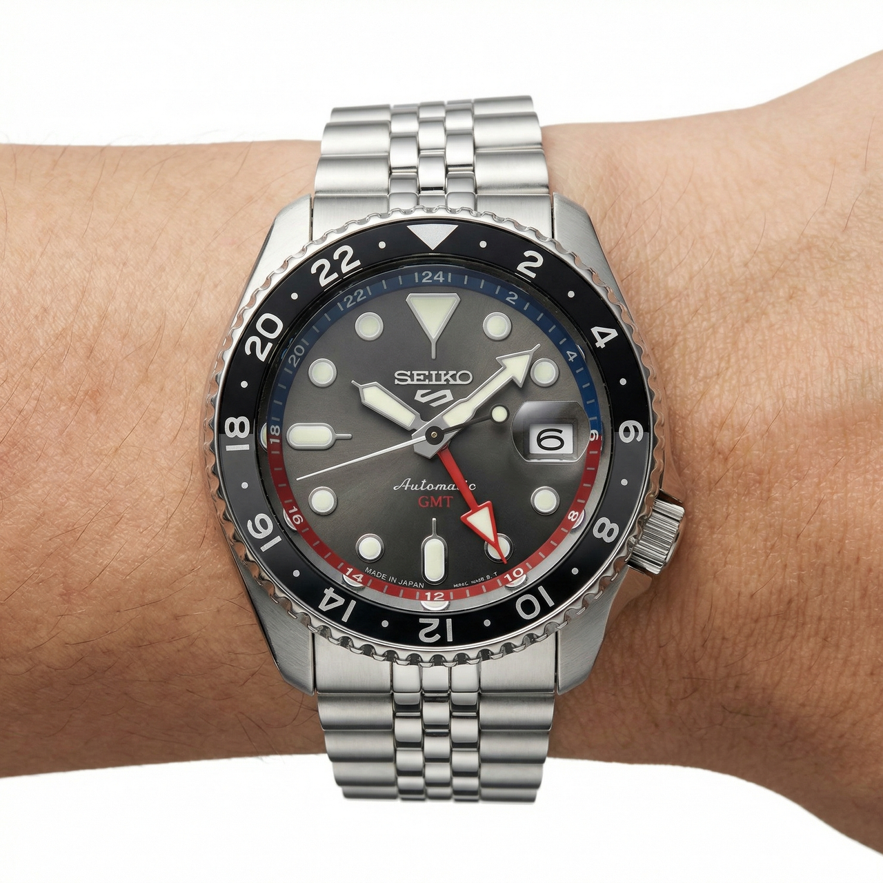 SEIKO SSK019J1 Men's GMT Automatic Watchband - Wristshot