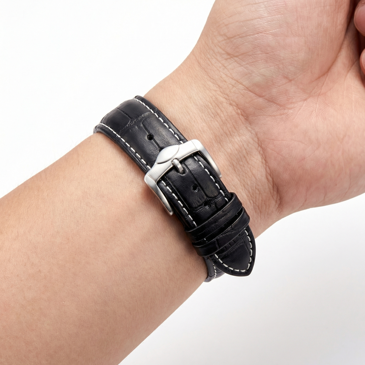 Elegant Leather Crocodile Pattern Watchband - Wristshot