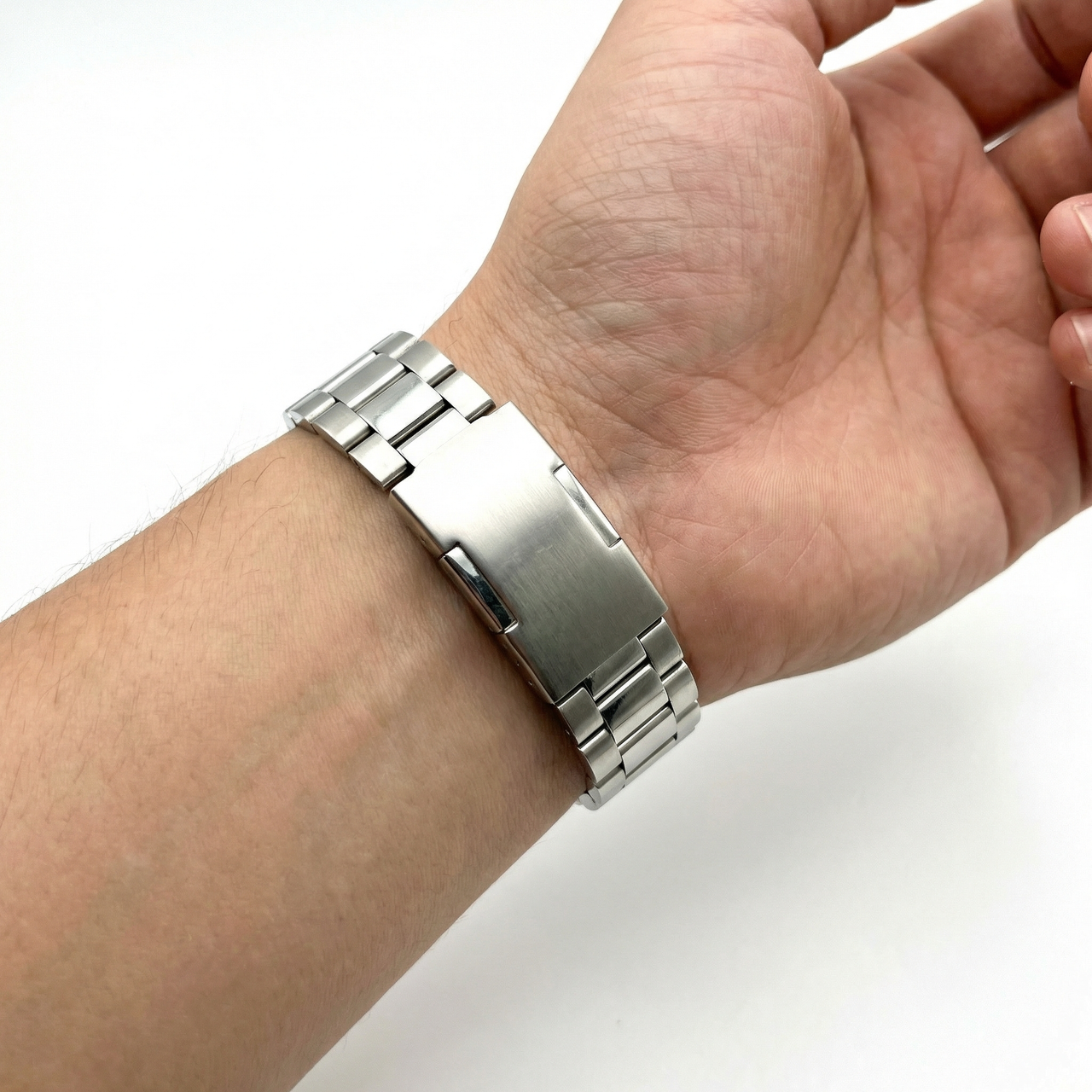 Classic Oyster Stainless Steel Flip Lock Buckle Strap - Wristshot